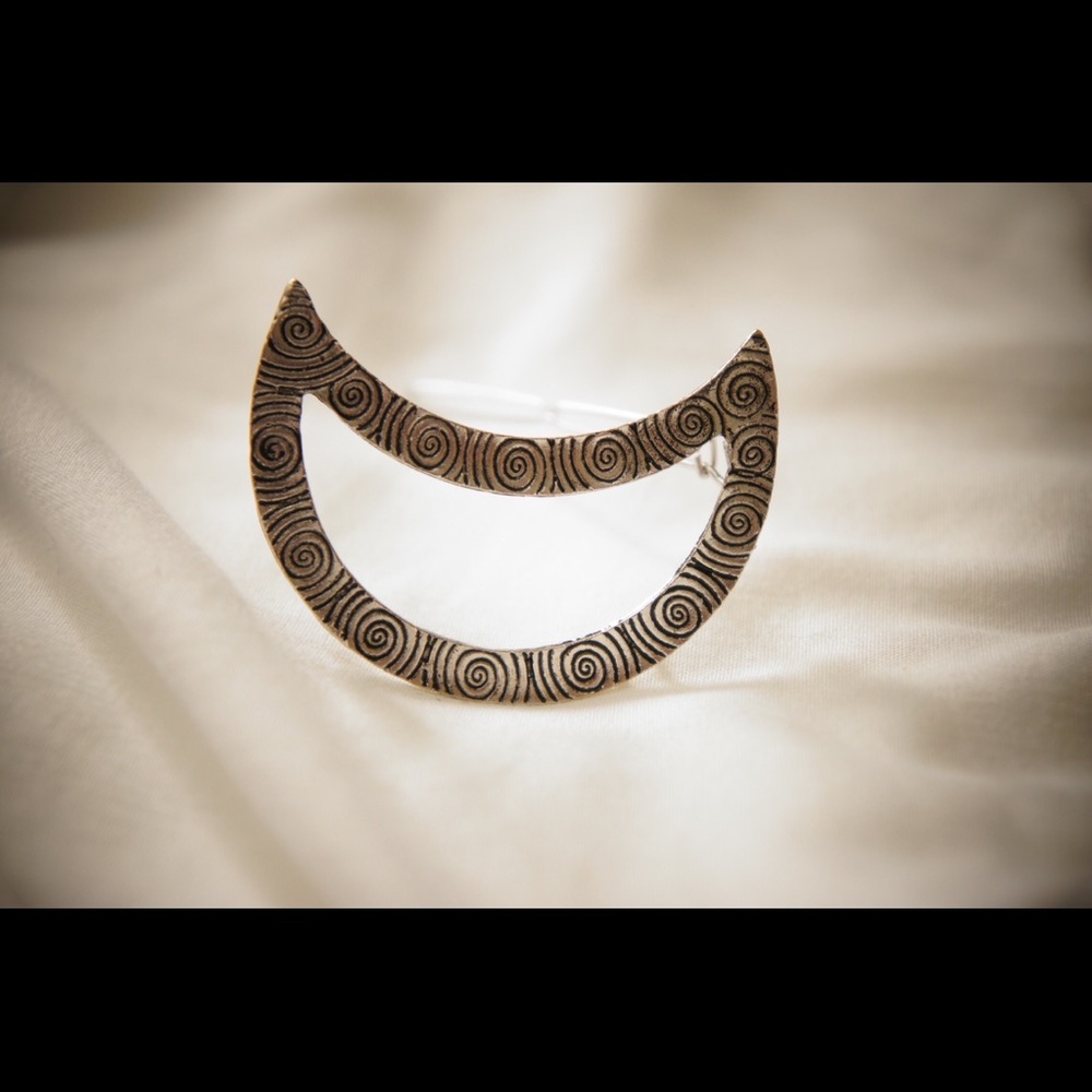 Vintage Geometric Alloy Moon Detailed Hair Clips - Picture 6 of 7